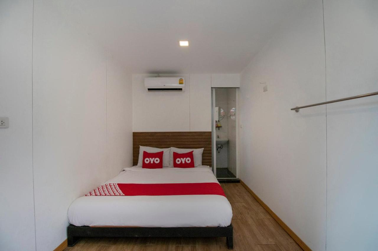 Oyo 673 Nice Sleep Box Hotel Chiang Mai Exterior photo