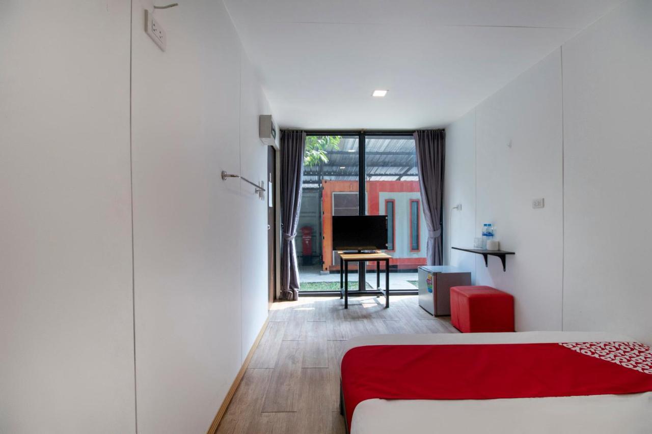 Oyo 673 Nice Sleep Box Hotel Chiang Mai Exterior photo