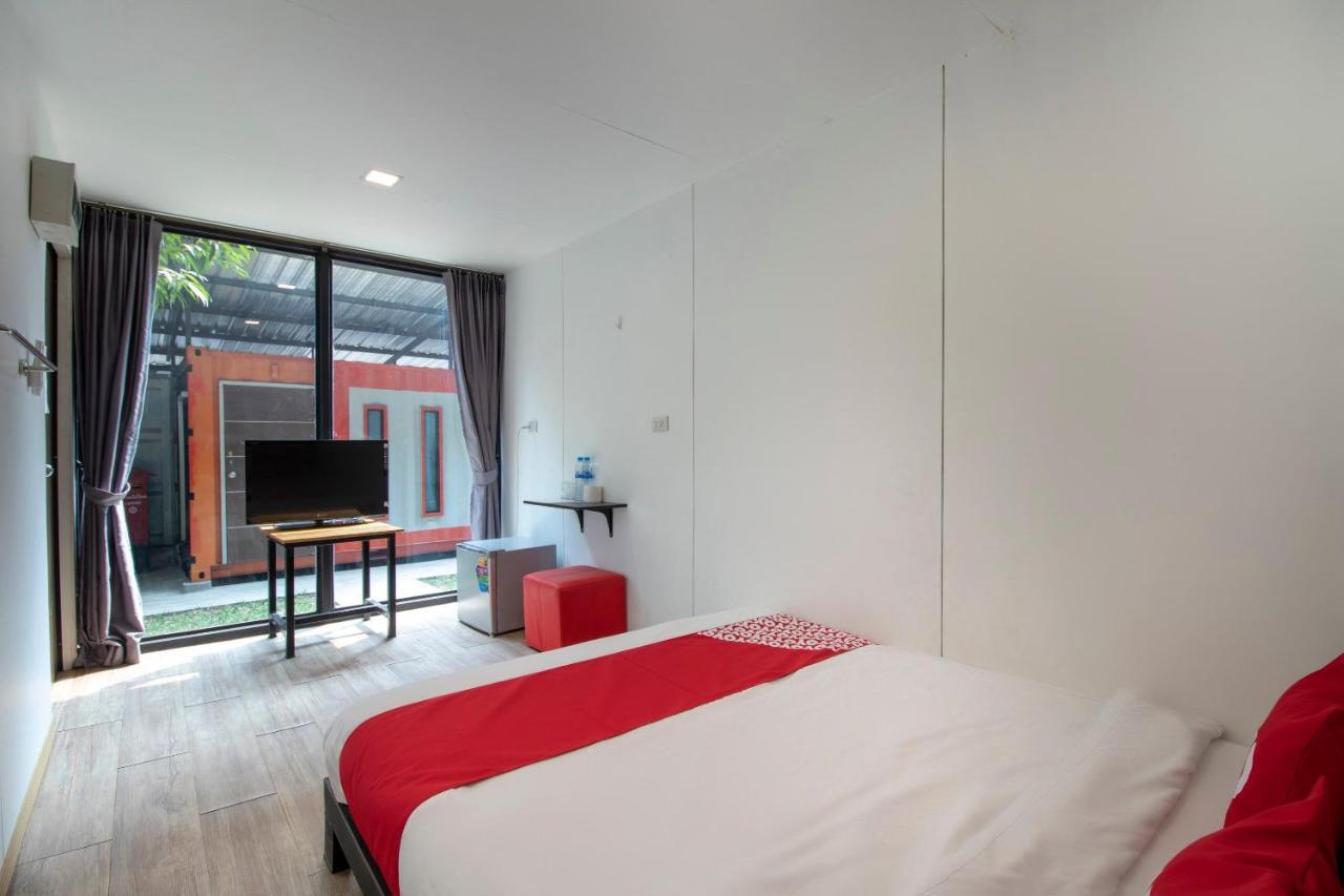 Oyo 673 Nice Sleep Box Hotel Chiang Mai Exterior photo