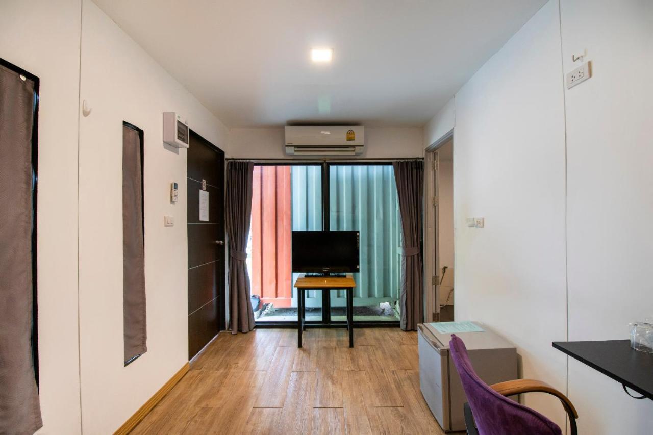 Oyo 673 Nice Sleep Box Hotel Chiang Mai Exterior photo