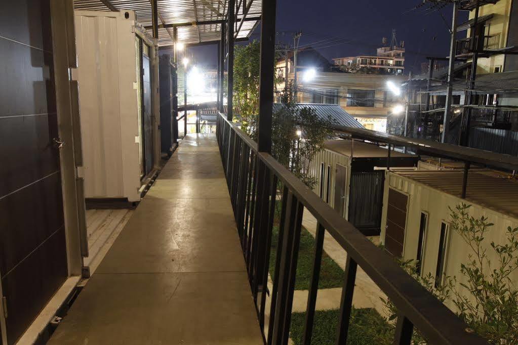 Oyo 673 Nice Sleep Box Hotel Chiang Mai Exterior photo