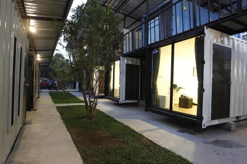 Oyo 673 Nice Sleep Box Hotel Chiang Mai Exterior photo