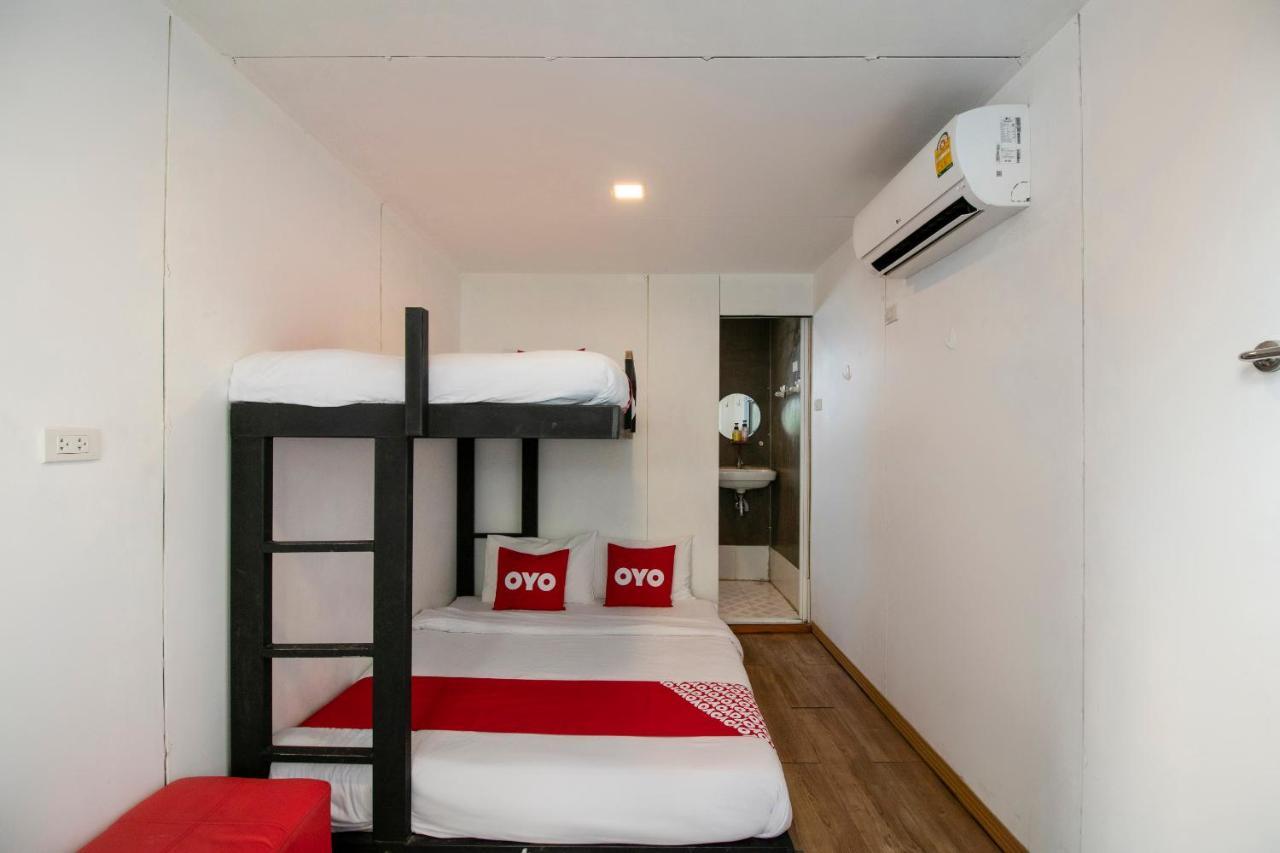 Oyo 673 Nice Sleep Box Hotel Chiang Mai Exterior photo